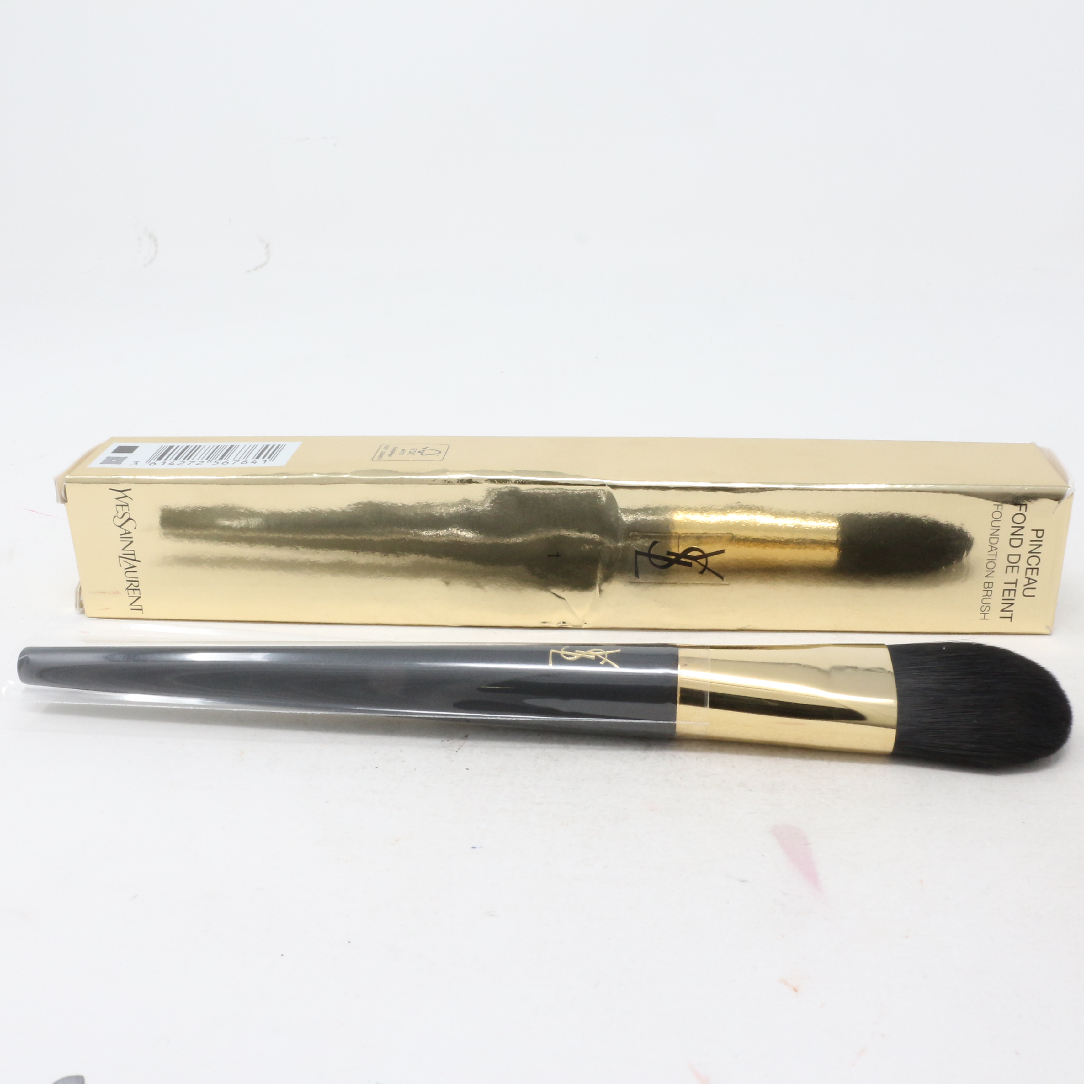 Yves Saint Laurent Foundation Brush 1 / New With Box eBay