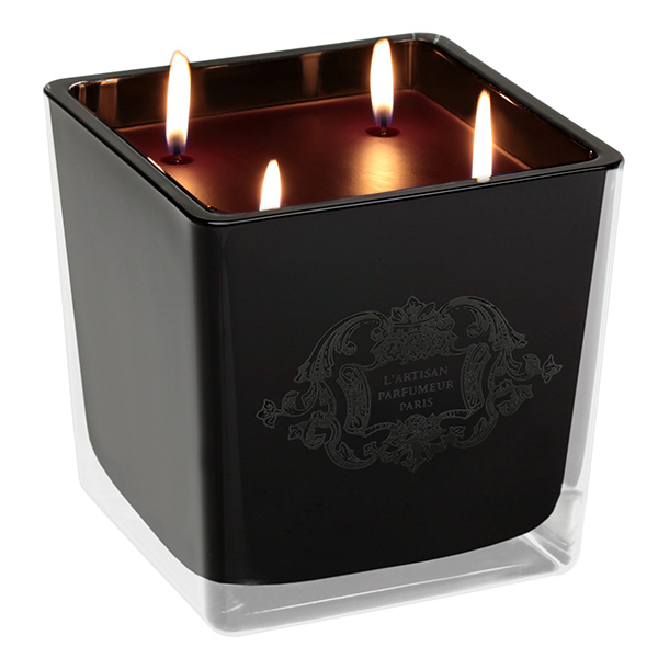 ambre scented candle